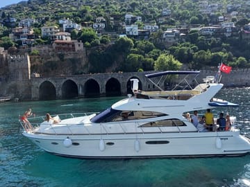 Private Yacht Tour Along Alanya's Stunning Coastline