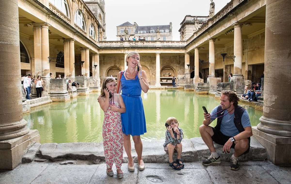 Stonehenge,Roman Bath & Salisbury Cathedral Private Tour