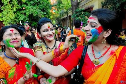 A Royal Splash – Celebrate Holi in the Rajwada style with Royal family in Jaipur