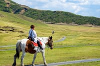 Kusasenri has a restaurant where you can enjoy a light horseback riding experience.