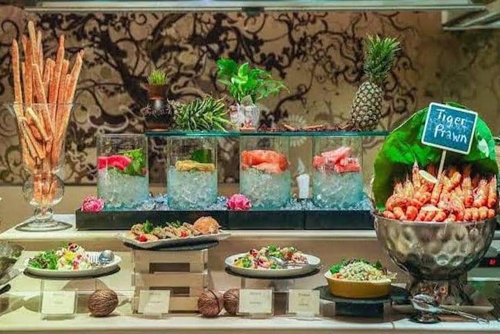 Banyan Tree Bangkok: A Premier Fine Dining Destination 2
