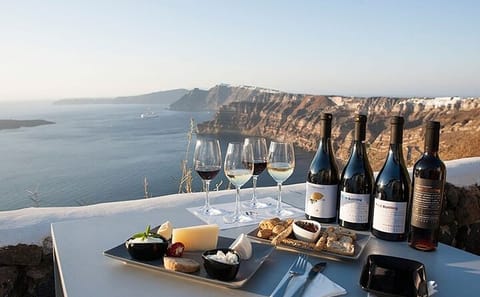 Private Wine Tasting Tour at Three Wineries in Fira