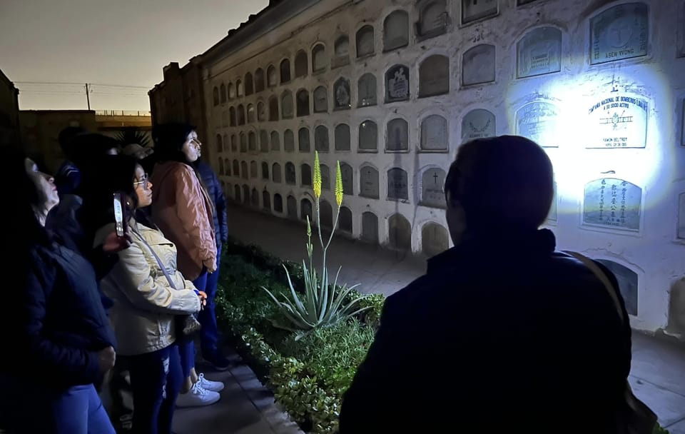 Night Tour of Presbítero Maestro Cemetery in Lima