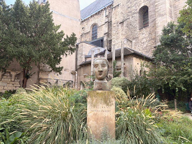 Private Saint-Germain-des-Prés Tour: Cafés, Art & Cinema
