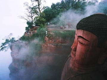 Leshan Giant Buddha and Huanglongxi Ancient Town Day Trip