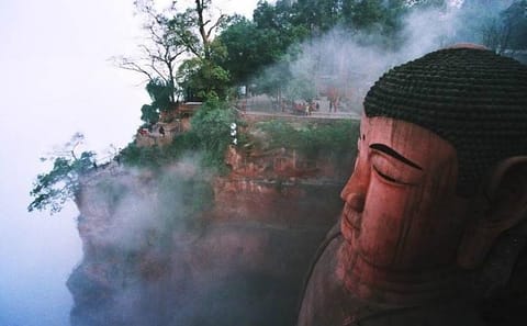 Leshan Giant Buddha and Huanglongxi Town Day Tour