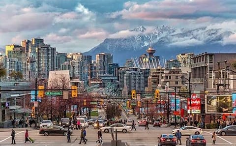 Private 4-Day Tour of Vancouver, Victoria, and Whistler