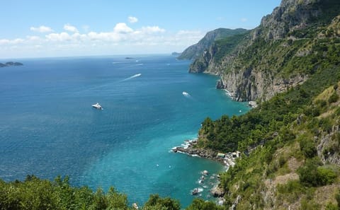 Amalfi Coast Day Trip from Naples: Explore Positano and Amalfi