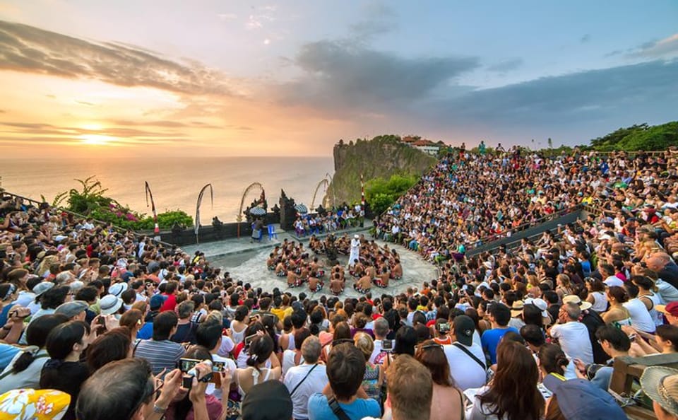 Uluwatu Temple and Kecak Dance Half-Day Tour in Jimbaran