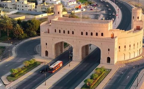 Explore Nizwa Market, Fort, Misfat Al Abriyeen & Jabal Shams