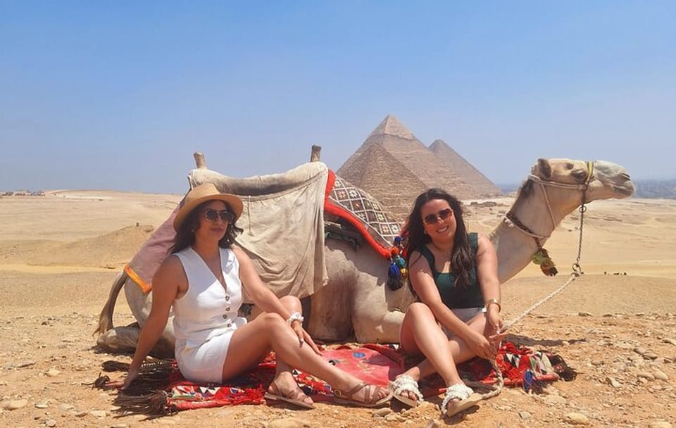 Private Tour of Cairo's Pyramids, Museum, and Bazaar