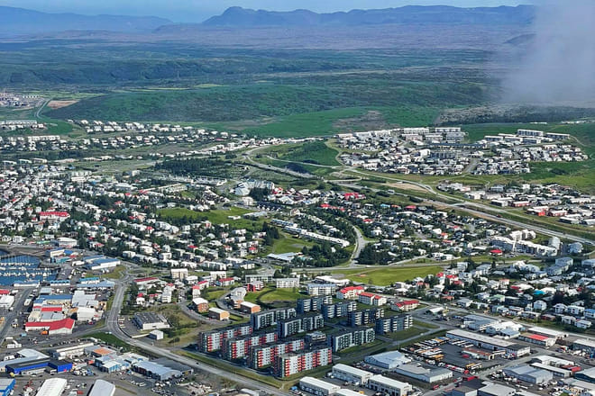 Waterfalls and Glacier Landing – Helicopter Tour from Reykjavik 7
