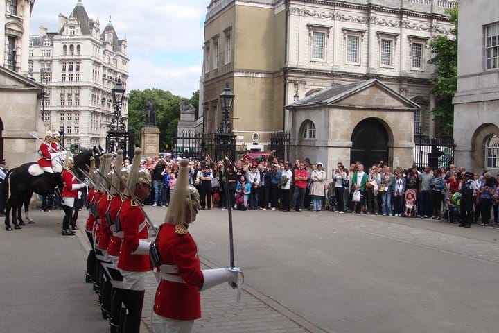 Half Day Private London Tour with Horse Guards Parade 8