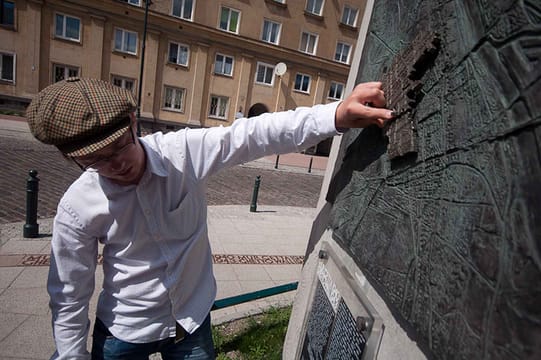 Warsaw Jewish Ghetto – Private Tour by Retro Minibus with Hotel Pickup