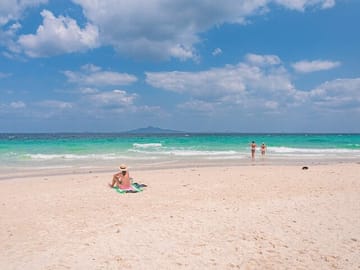 Phuket to Phi Phi and Jamebond Islands Snorkeling, Canoeing Tour