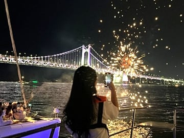 Fireworks from a Yacht near Gwangandaegyo
