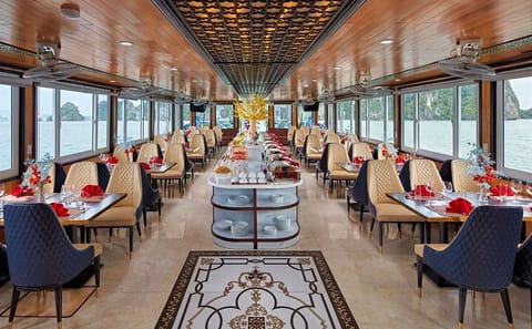 6-Hour Premium Cruise Tour of Halong Bay from Tuan Chau