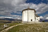 Discover medieval Abruzzo: Rocca Calascio Castle and Santo Stefano di Sessanio with typical Abruzzo lunch. 1