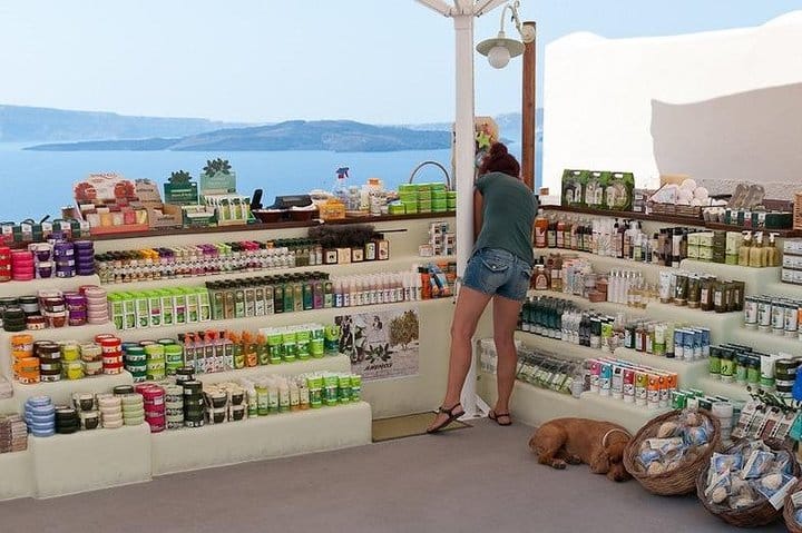 Private Full-Day Sightseeing Tour in Santorini with a Local 10
