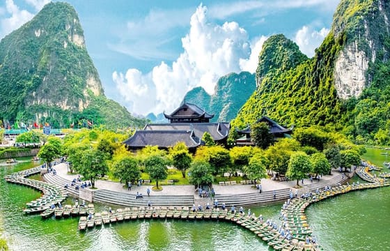 Small Group Ninh Binh Day Tour to Hoa Lu Trang An from Hanoi