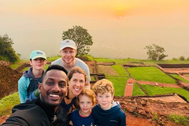 Private 14 Day All Inclusive Sri Lanka Island Tour from Airport