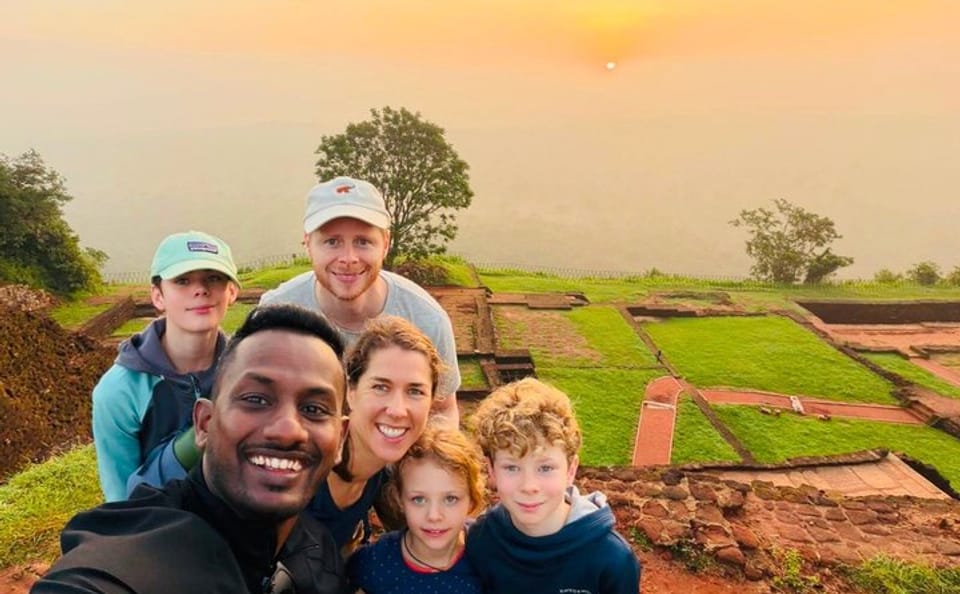 Private 14 Day All Inclusive Sri Lanka Island Tour from Airport