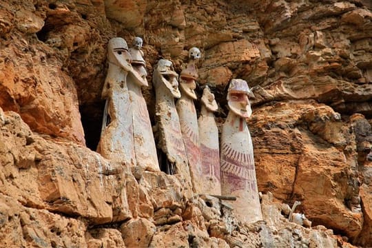 Full-Day Karajia Sarcophagi and Caverns of Quiocta Tour from Chachapoyas