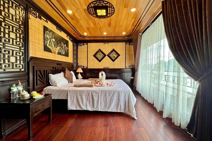 Cozy Boutique Cruise Visit Lan Ha Bay & Cat Ba Island from HANOI