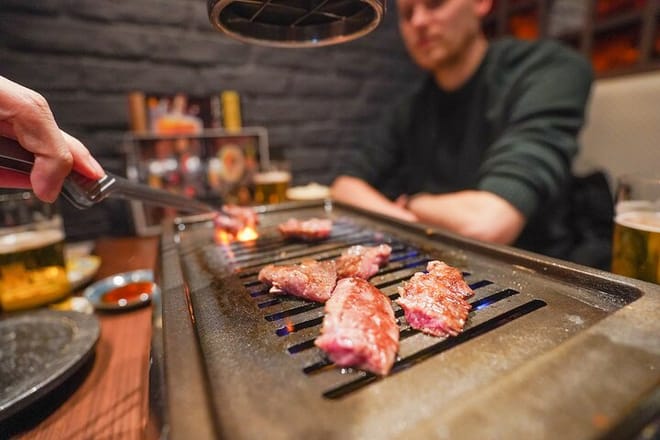 Tokyo Omakase Sushi & A5 Wagyu Premium Foodie Tour in Shinjuku  10