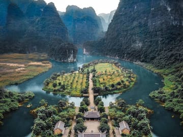 Hoa Lu – Tam Coc Full day Deluxe Small Group