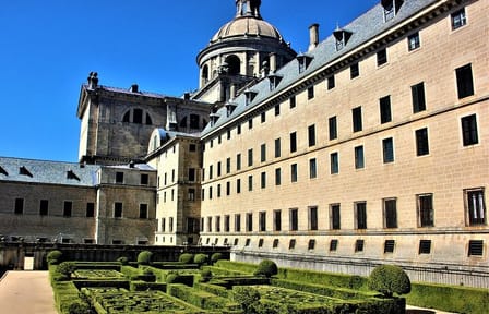 Explore El Escorial: Royal Monastery and Tombs Tour