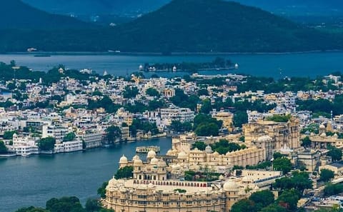 Udaipur City of Lakes Three-Day Cultural Tour