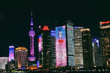 Shanghai Night River Cruise and Yuyuan Bazaar Visit