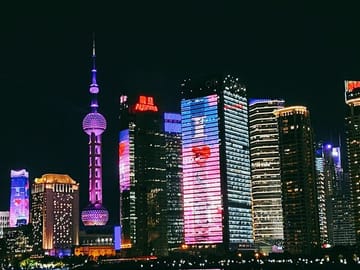 Shanghai Night River Cruise and Light Tour with Yuyuan Bazaar