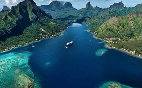 4x4 Safari Tour of Moorea with Hotel Transfers