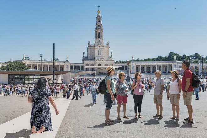 Fatima and Coimbra Religious Tour: Private Day Trip from Lisbon