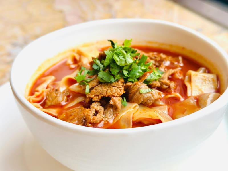 Jiqing Street Evening Food Tour with Local Hubei Specialties