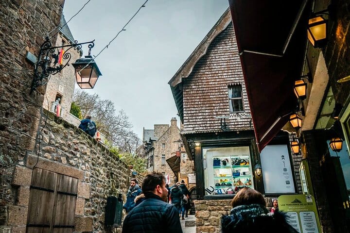 Mont Saint Michel Private VIP Tour with with Louvre Photoshoot 2
