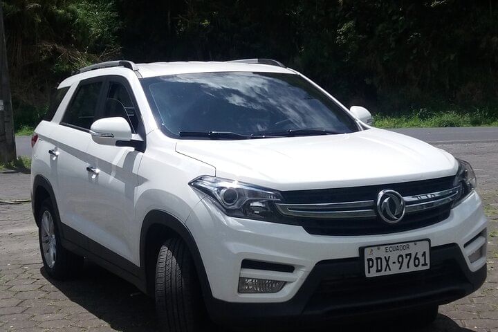 Private car transfer from airport to Quito city (one way)