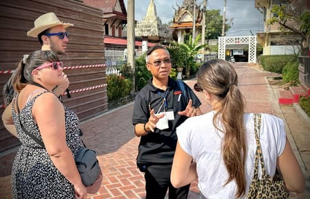Private Cultural Walking Tour of Bangkok with Transfers