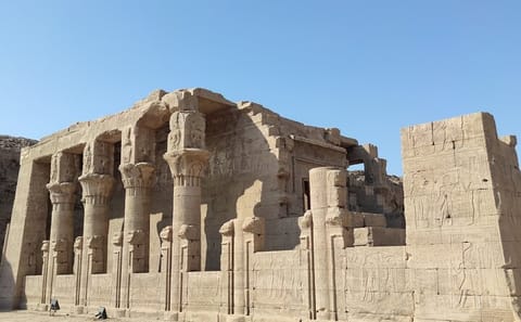 Private Aswan to Luxor Tour with Edfu Temple Visit