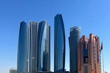 Abu Dhabi Tour: Sheikh Zayed Grand Mosque and Ferrari World