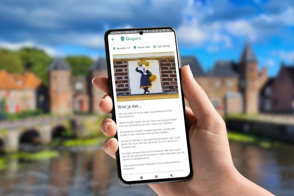 Photo of the Qugato app during the City Detective Amersfoort scavenger hunt showing a historical tidbit.