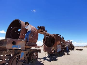 3-Day Adventure Tour of Salar de Uyuni in Bolivia