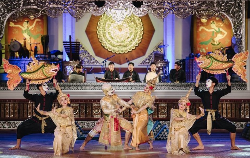 Chiang Mai Traditional Khan Toke Meal & Cultural Performance
