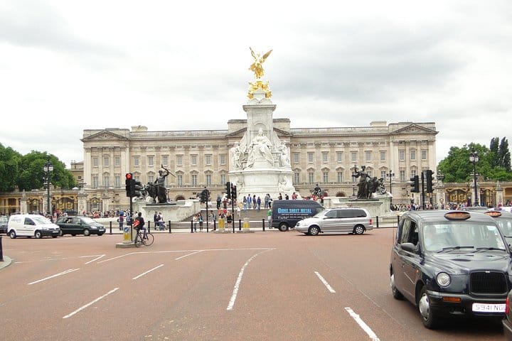 Full-Day Private Spirit of London Black Cab Tour 7