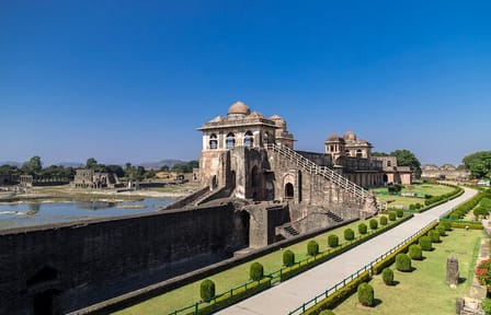 Heritage Tour from Indore to Mandu and Maheshwar