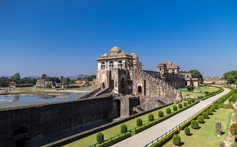 Heritage Tour from Indore to Mandu and Maheshwar