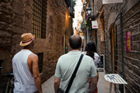 Barcelona Boat Cruise & Guide Walking Tour With Twist 5