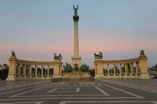 Budapest 6 hours PRIVATE city tour with FOOD TOUR in the Central Market Hall 2